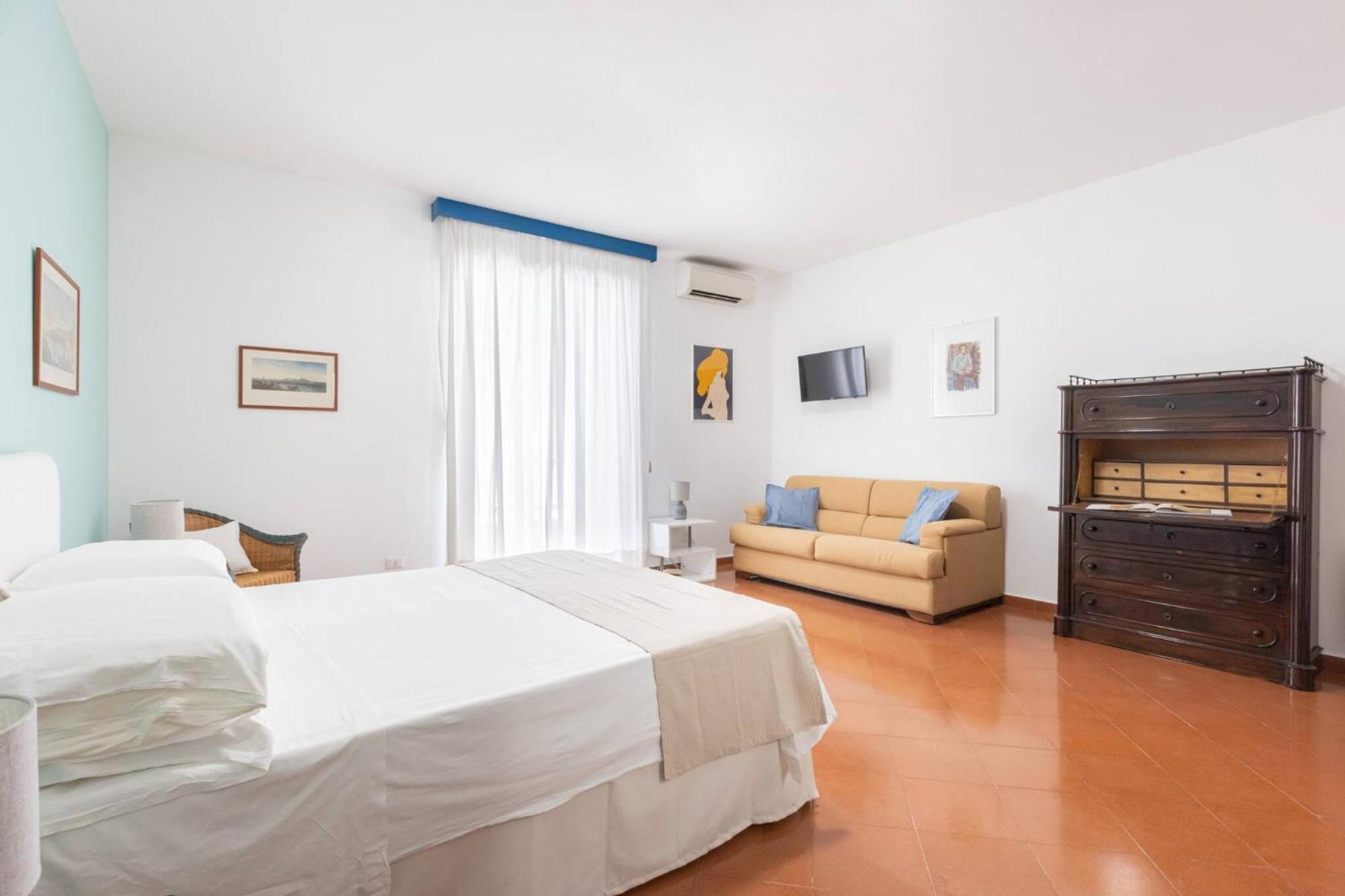 Sorrentovibes - Charming Bedroom In With Balcony *